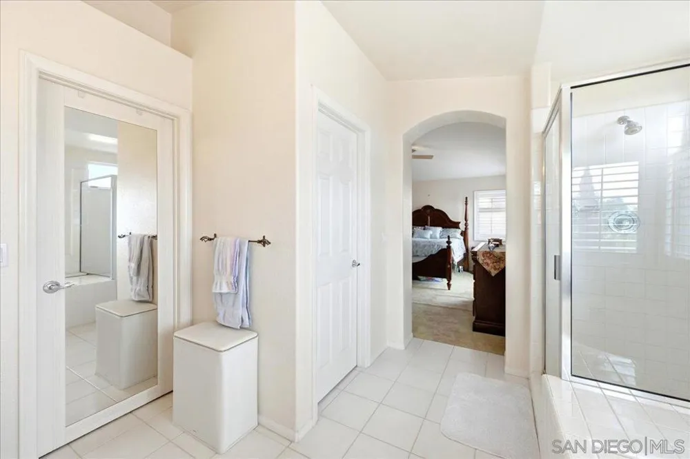 2279 Bear Rock Escondido, CA 92026