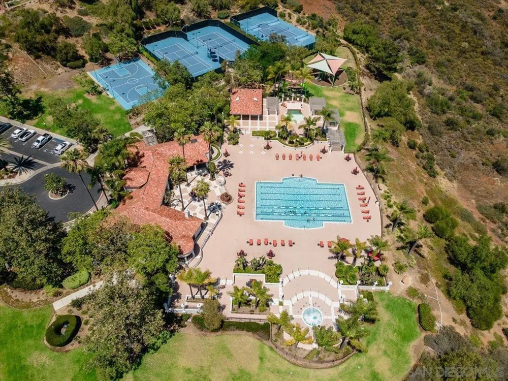 2279 Bear Rock Escondido, CA 92026