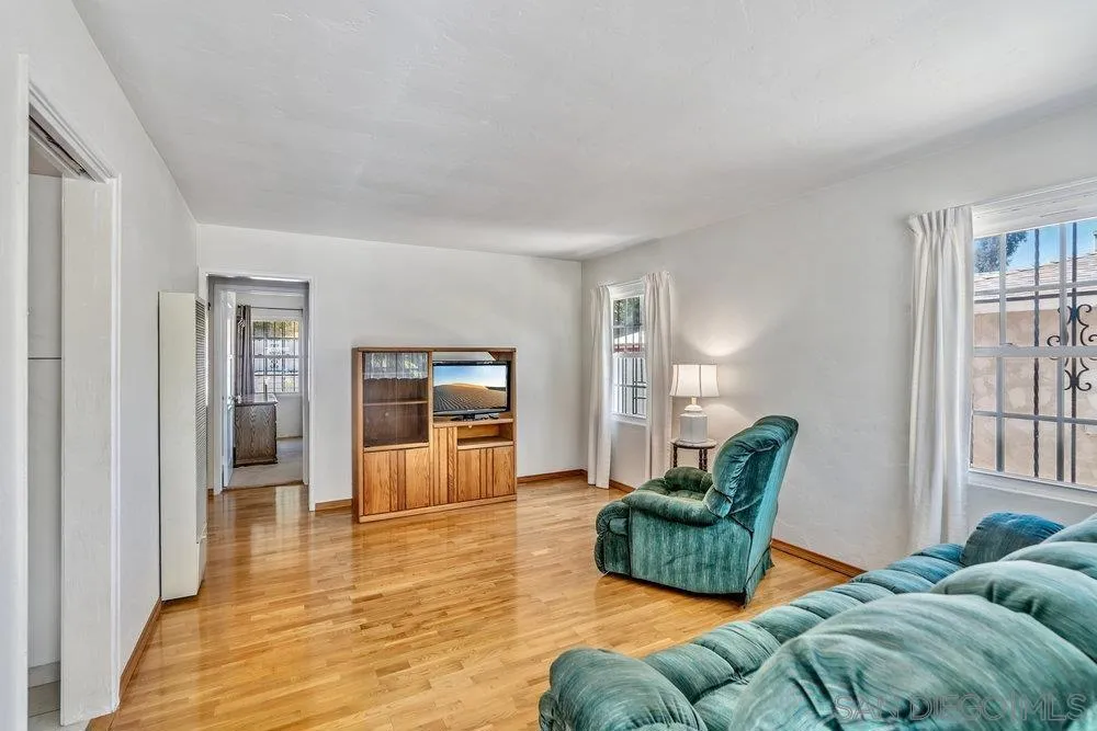 6343 Jeff St San Diego, CA 92115