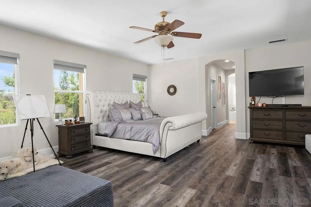 2340 Douglaston Glen Escondido, CA 92026