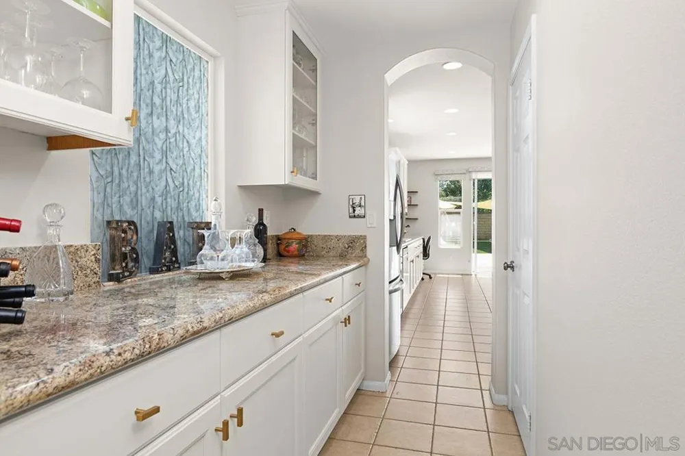 2340 Douglaston Glen Escondido, CA 92026