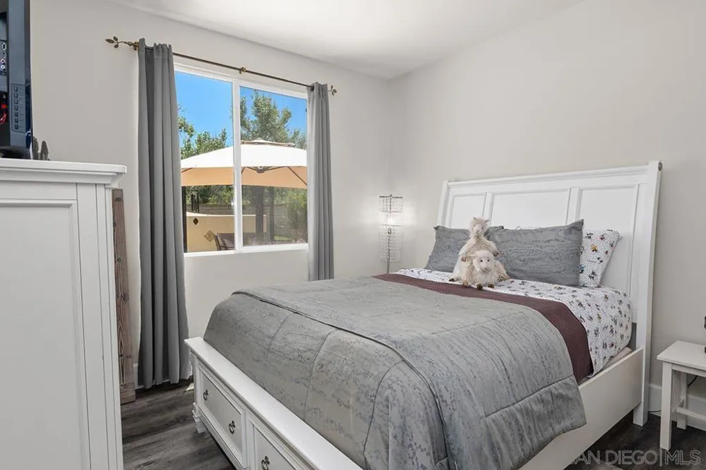 2340 Douglaston Glen Escondido, CA 92026