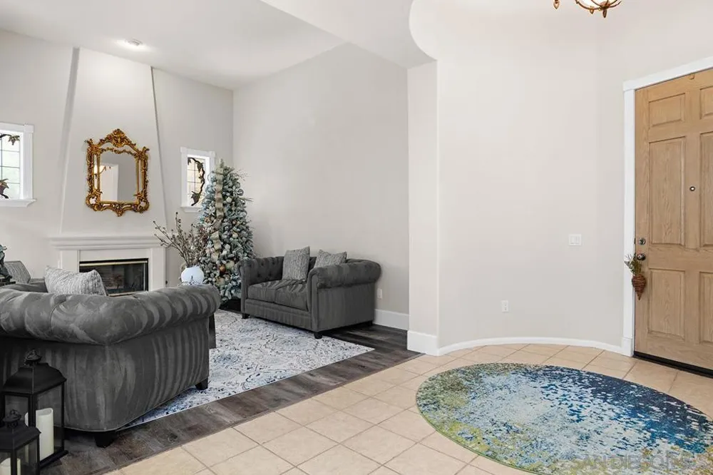 2340 Douglaston Glen Escondido, CA 92026