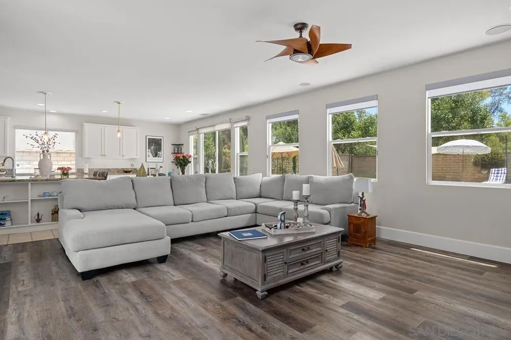 2340 Douglaston Glen Escondido, CA 92026