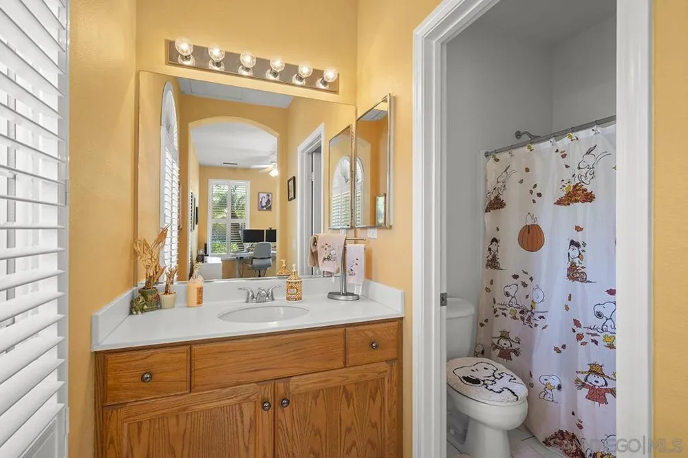 2340 Douglaston Glen Escondido, CA 92026