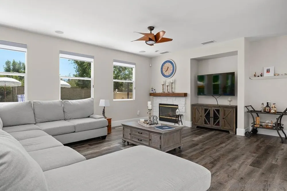 2340 Douglaston Glen Escondido, CA 92026