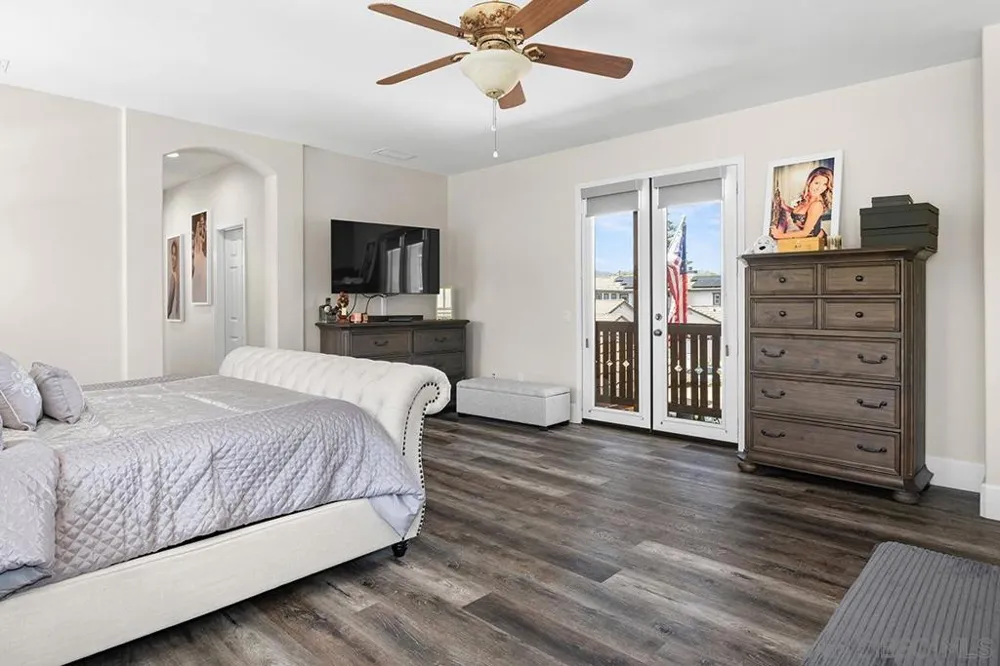 2340 Douglaston Glen Escondido, CA 92026