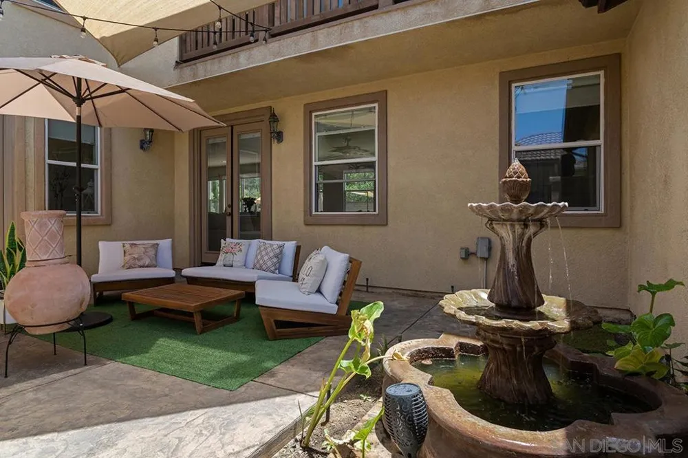 2340 Douglaston Glen Escondido, CA 92026