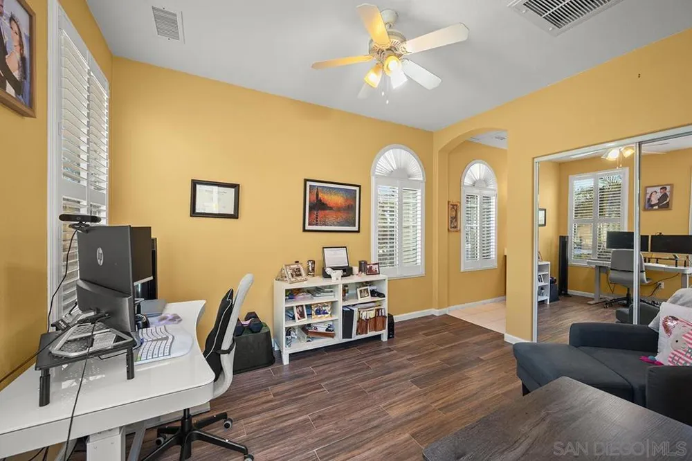 2340 Douglaston Glen Escondido, CA 92026