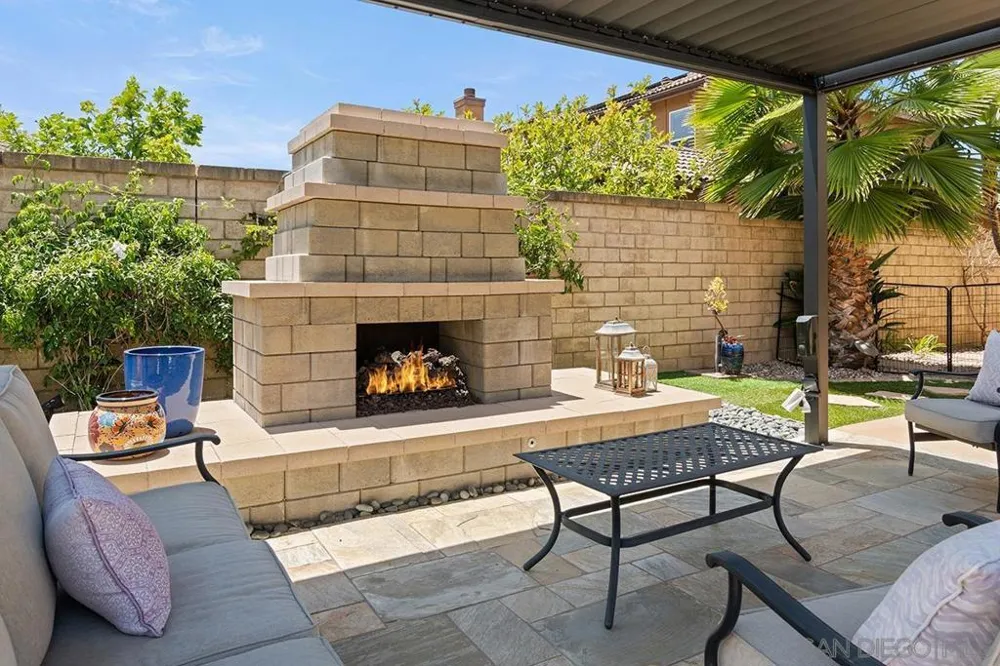 2340 Douglaston Glen Escondido, CA 92026