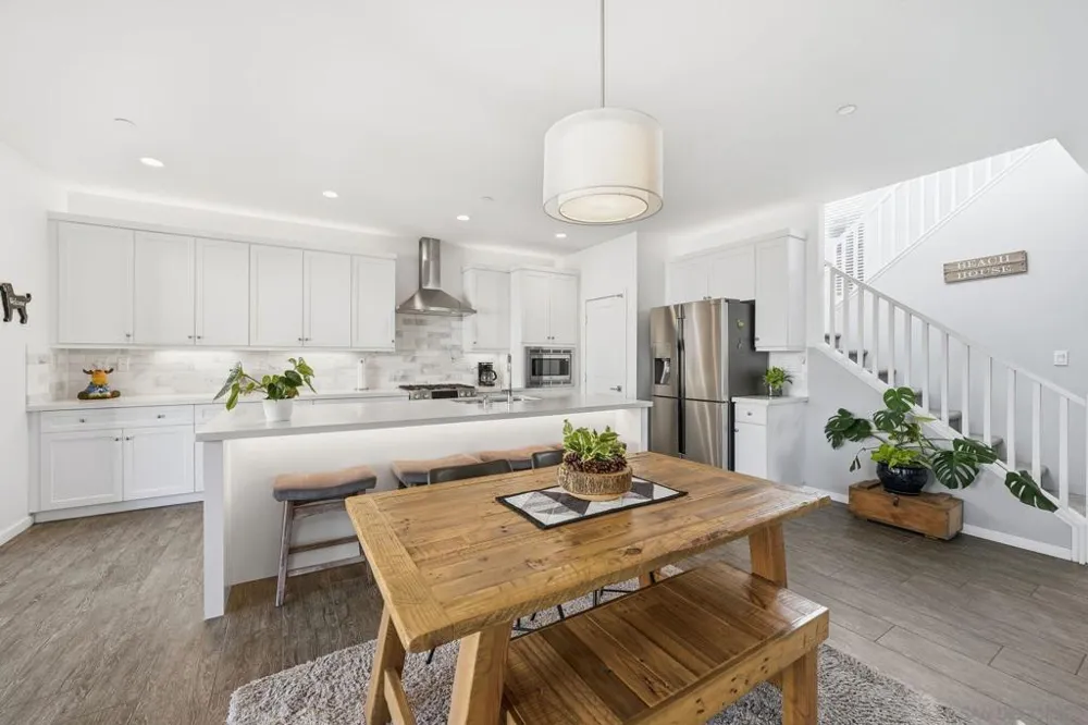 8337 Summit way San Diego, CA 92108