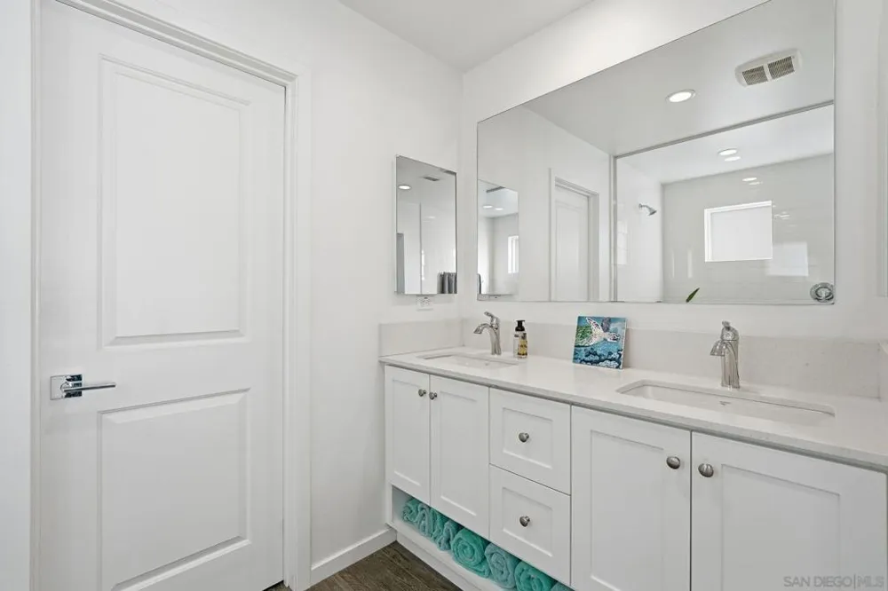 8337 Summit way San Diego, CA 92108