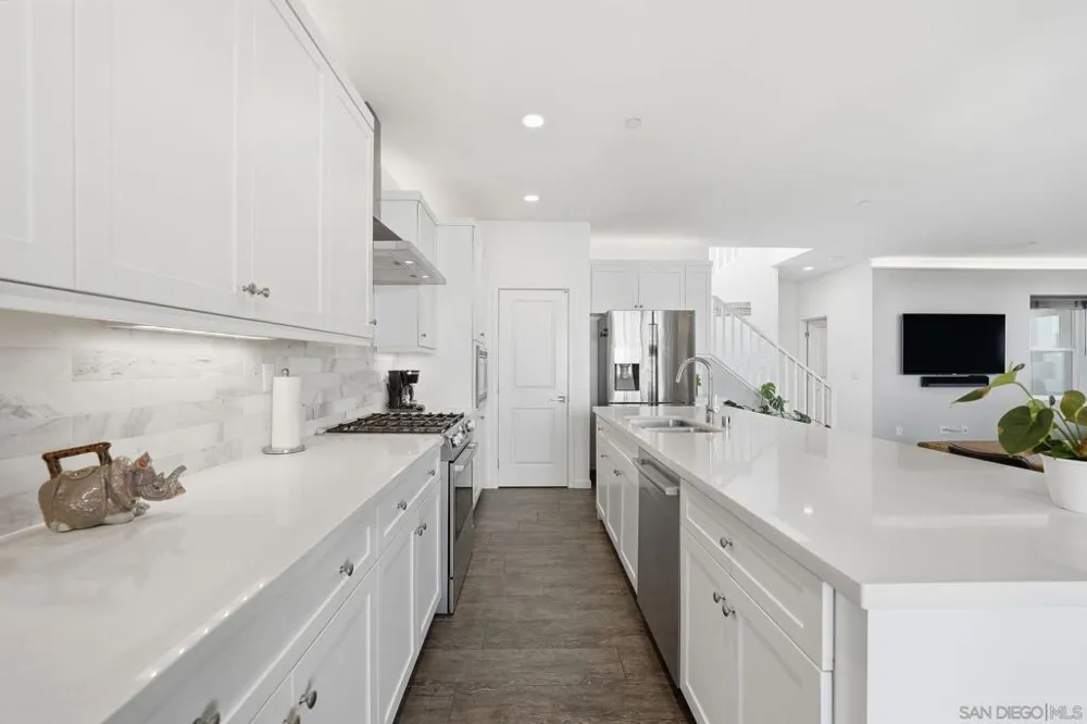 8337 Summit way San Diego, CA 92108