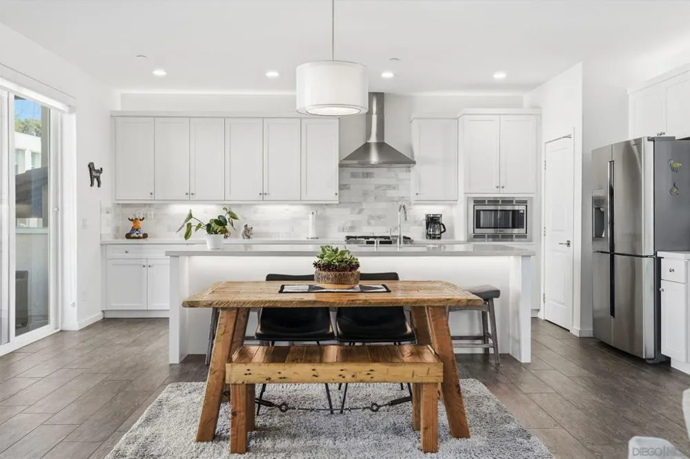 8337 Summit way San Diego, CA 92108