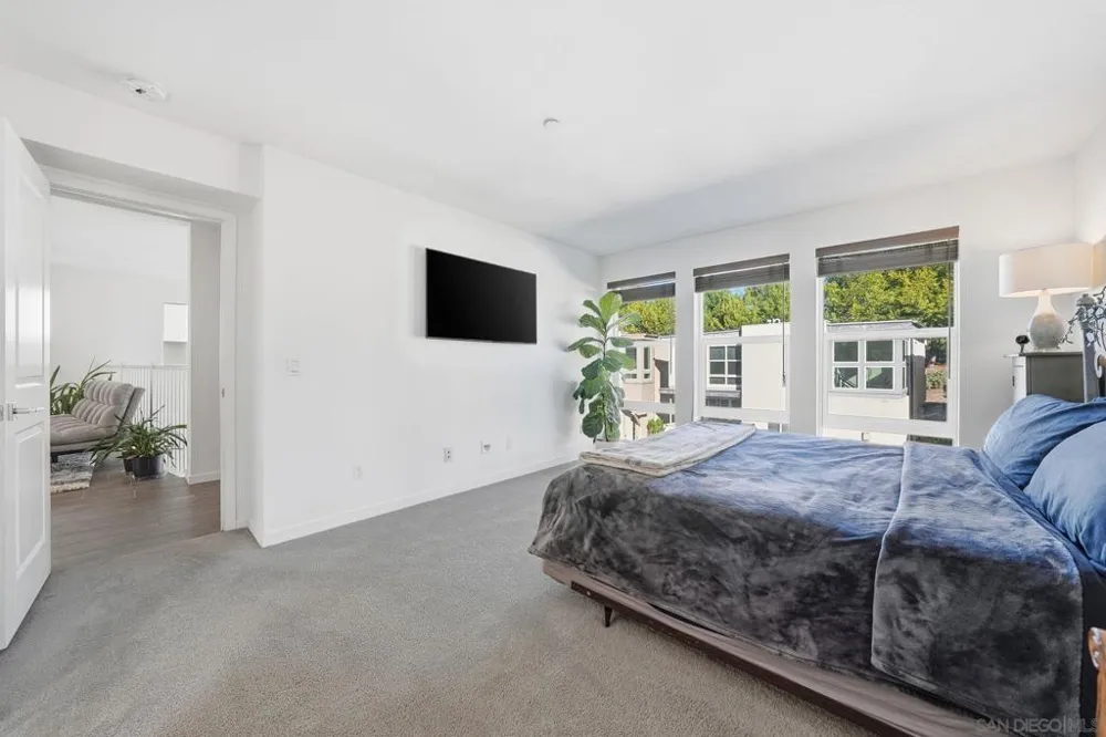 8337 Summit way San Diego, CA 92108