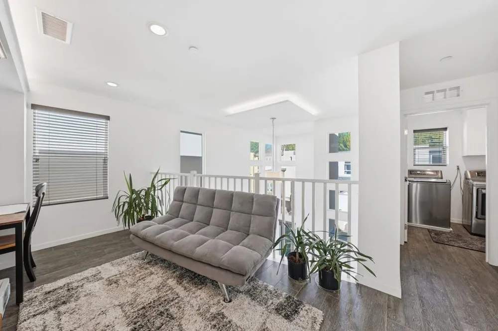 8337 Summit way San Diego, CA 92108