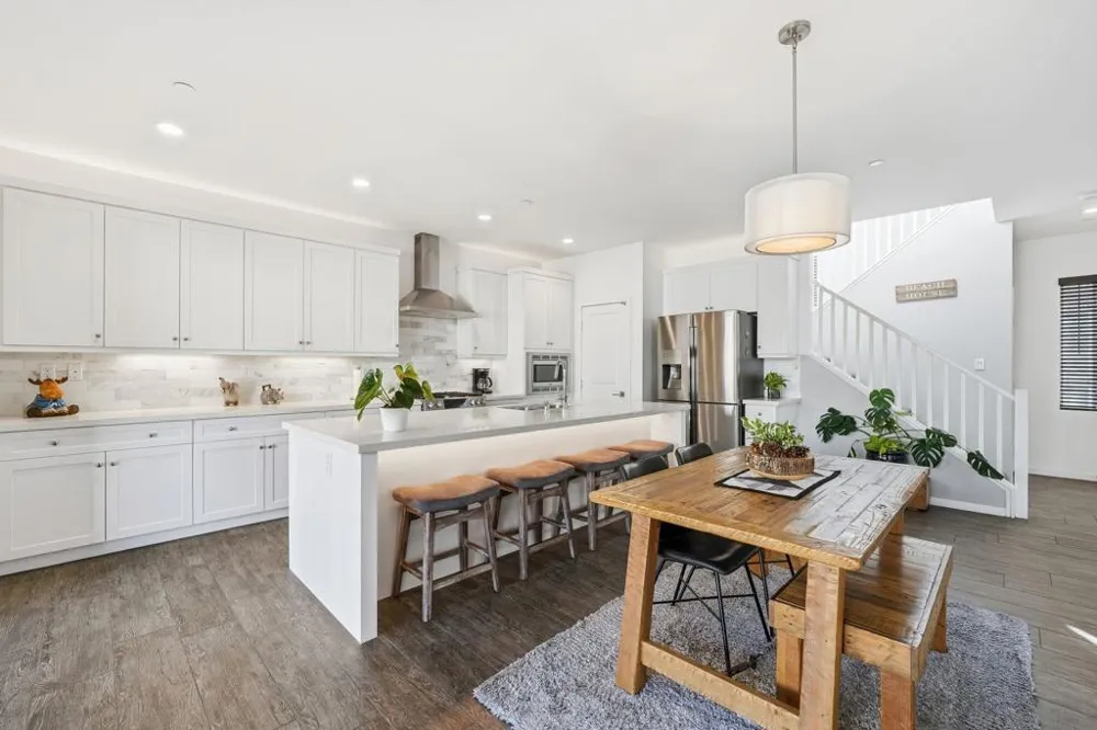 8337 Summit way San Diego, CA 92108