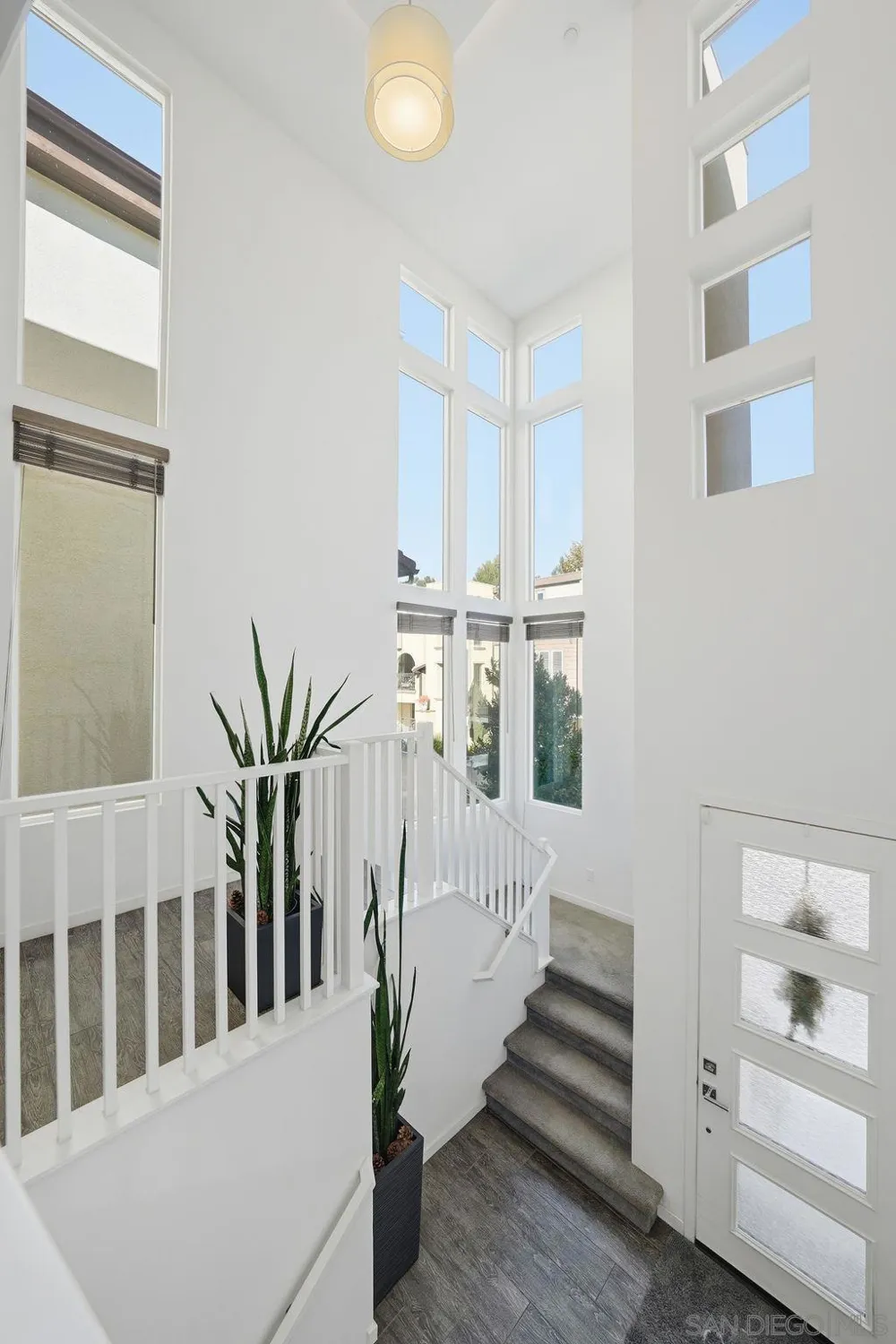 8337 Summit way San Diego, CA 92108