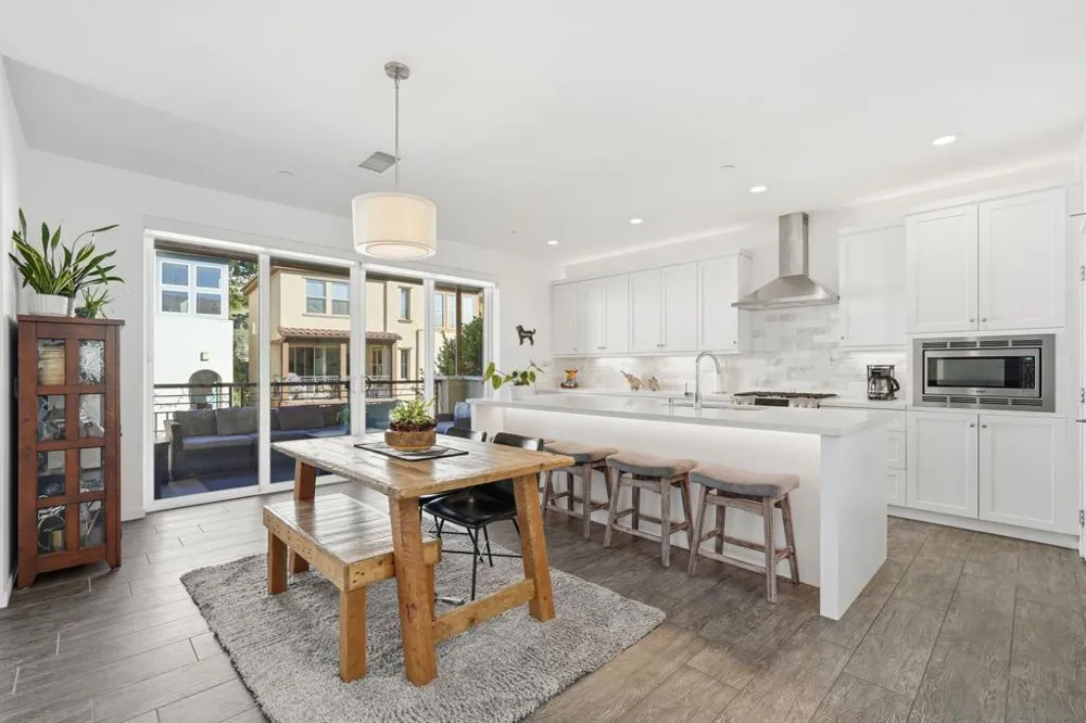 8337 Summit way San Diego, CA 92108