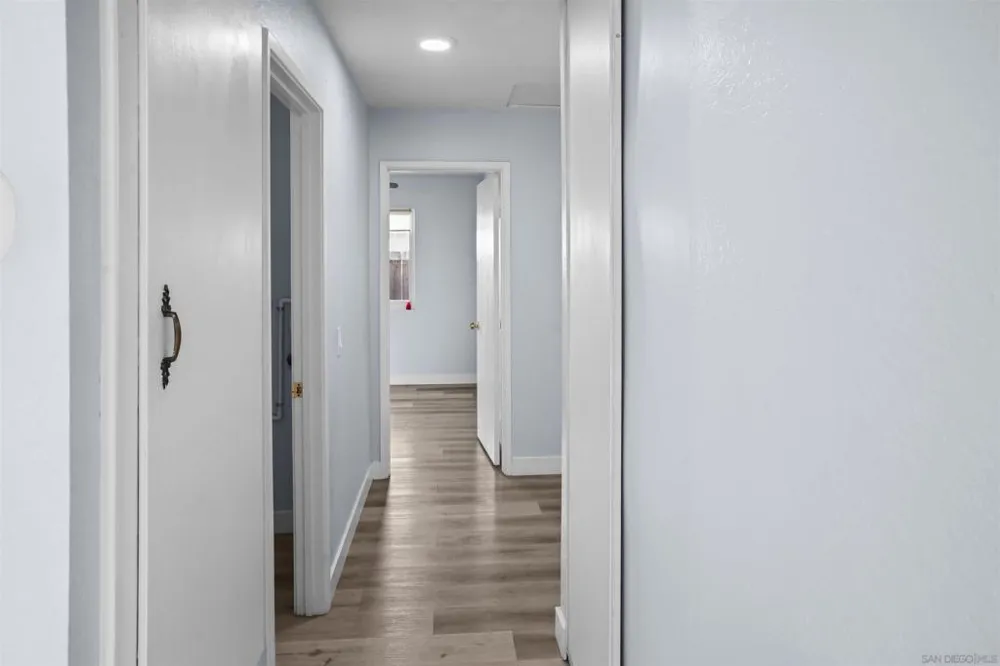 7760 Parkdale Cove San Diego, CA 92126