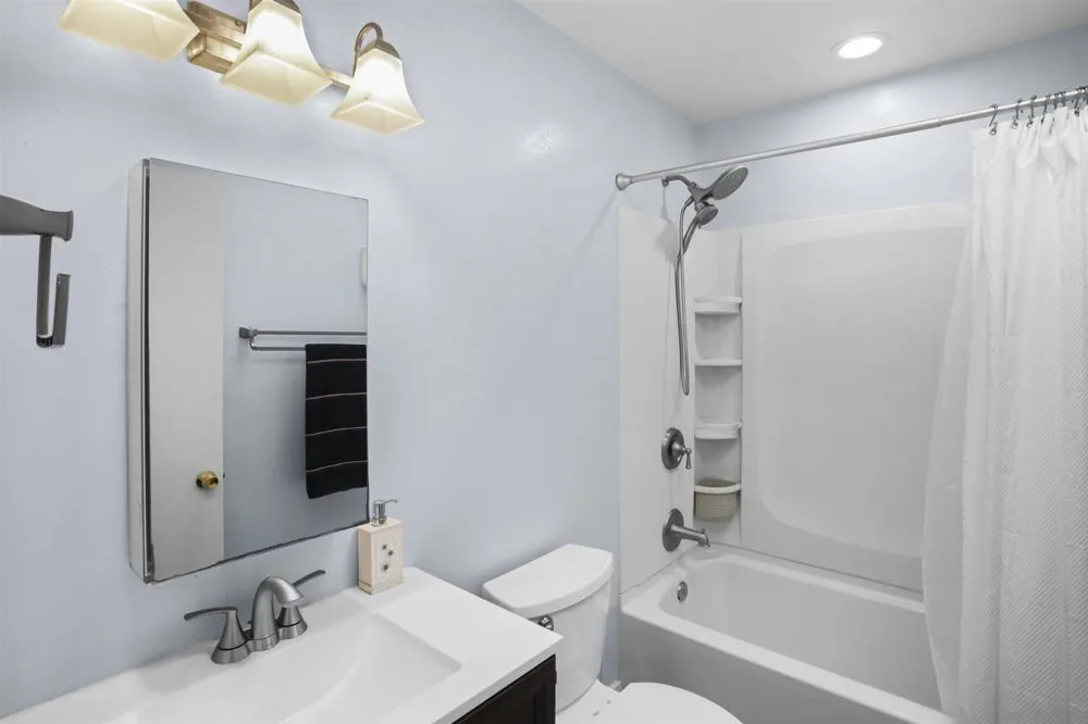 7760 Parkdale Cove San Diego, CA 92126