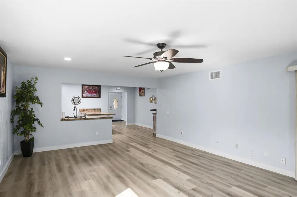 7760 Parkdale Cove San Diego, CA 92126