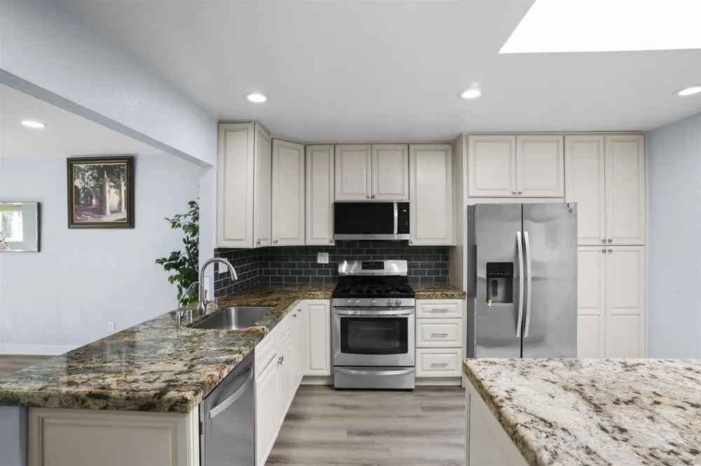 7760 Parkdale Cove San Diego, CA 92126