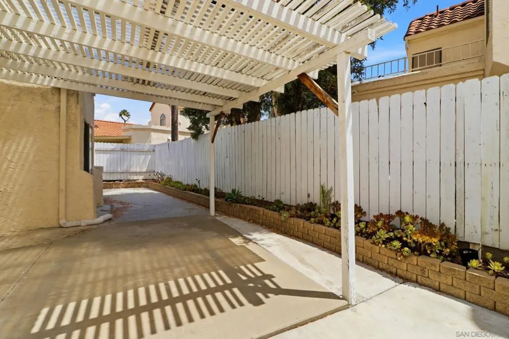 2174 Villa Sonoma Gln Escondido, CA 92029
