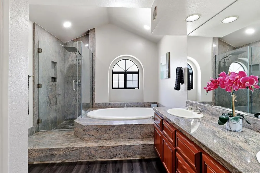 2174 Villa Sonoma Gln Escondido, CA 92029