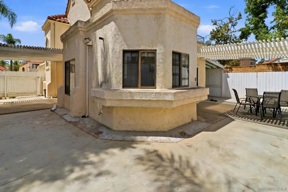 2174 Villa Sonoma Gln Escondido, CA 92029