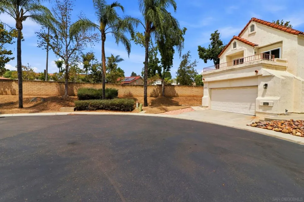 2174 Villa Sonoma Gln Escondido, CA 92029