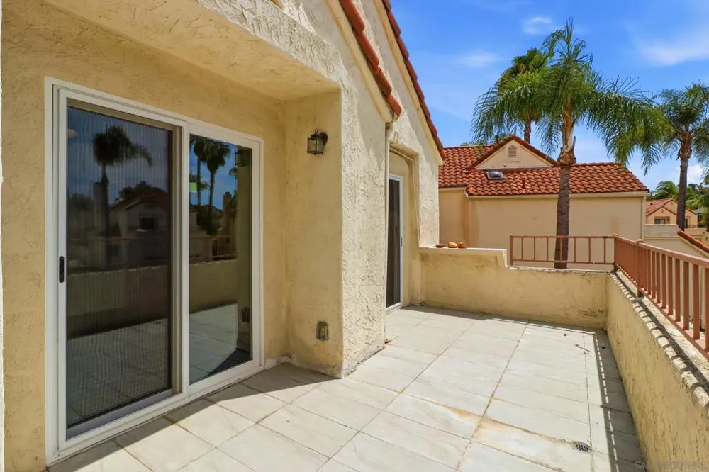 2174 Villa Sonoma Gln Escondido, CA 92029