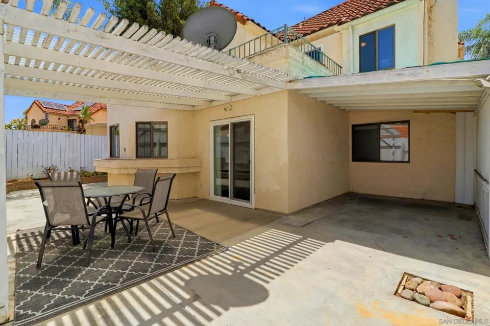 2174 Villa Sonoma Gln Escondido, CA 92029