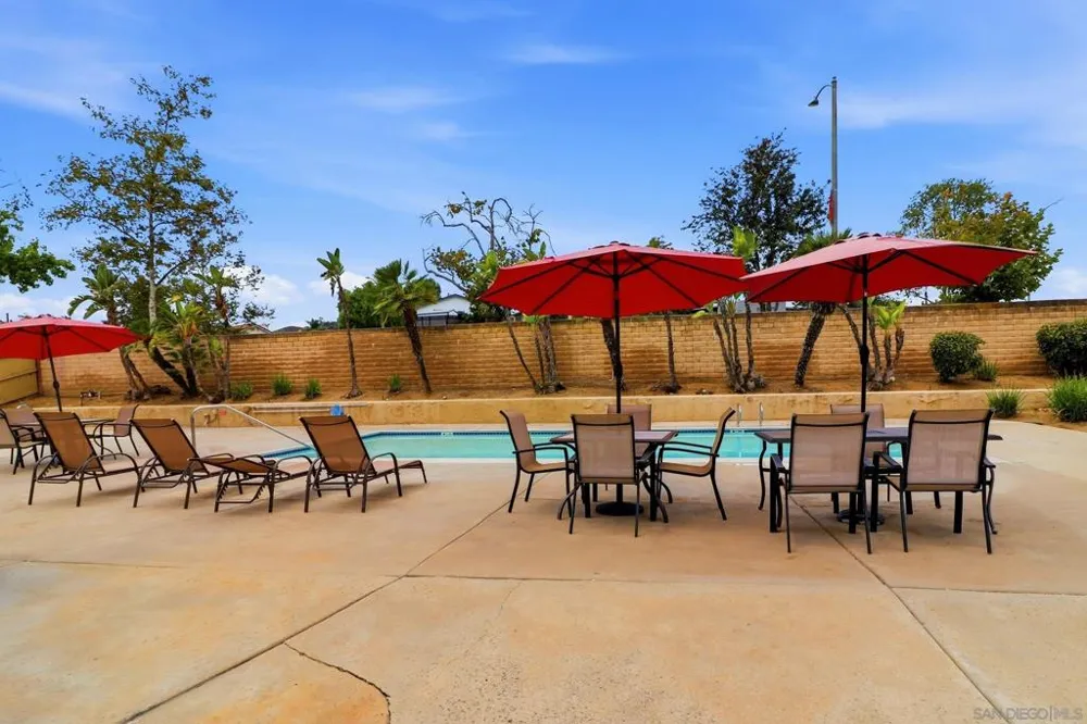 2174 Villa Sonoma Gln Escondido, CA 92029