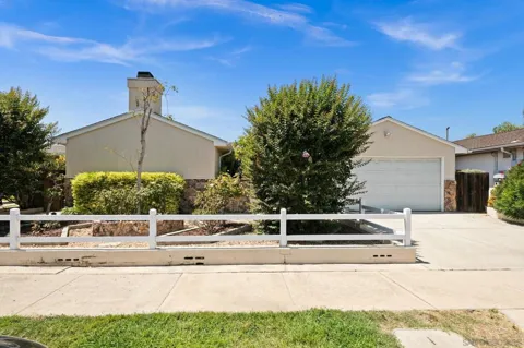 6832 Cartwright