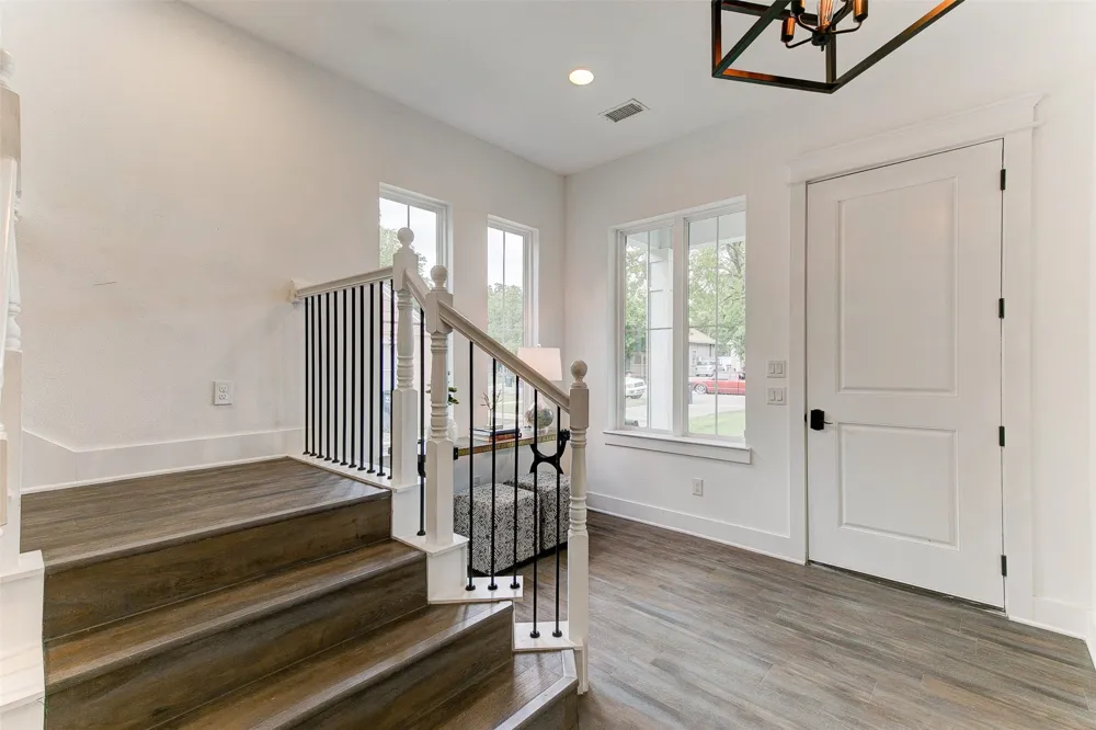 2928 Livingston Avenue Fort Worth, TX 76110