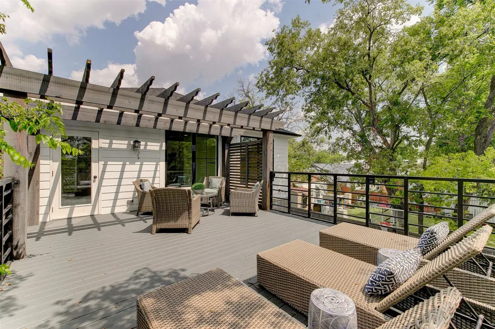 2928 Livingston Avenue Fort Worth, TX 76110