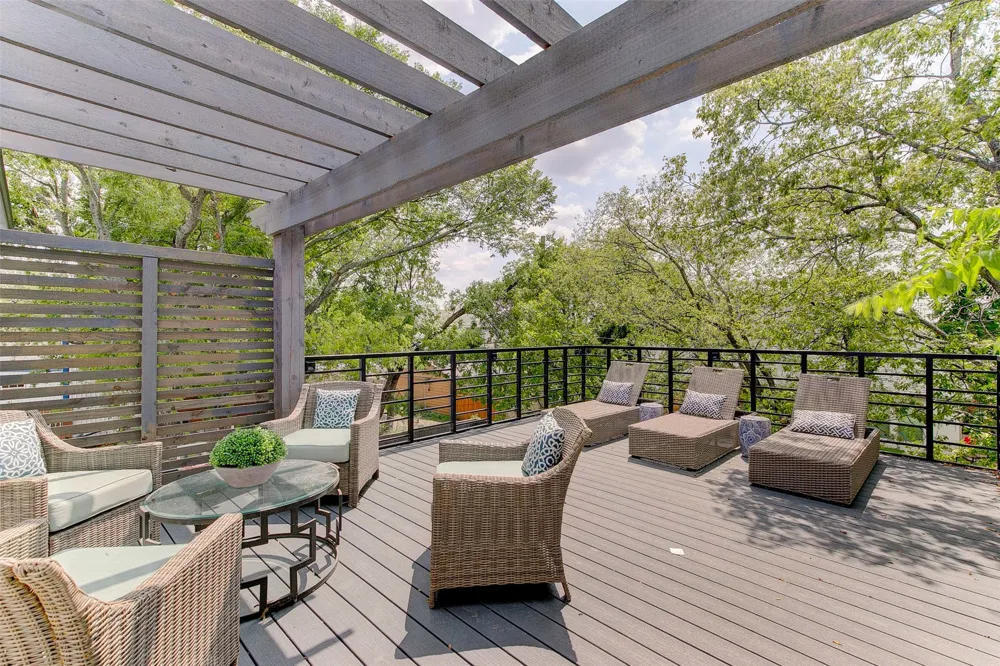 2928 Livingston Avenue Fort Worth, TX 76110