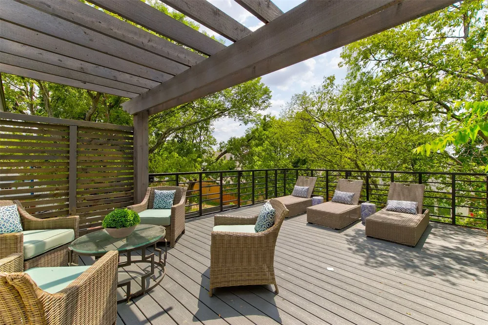 2928 Livingston Avenue Fort Worth, TX 76110