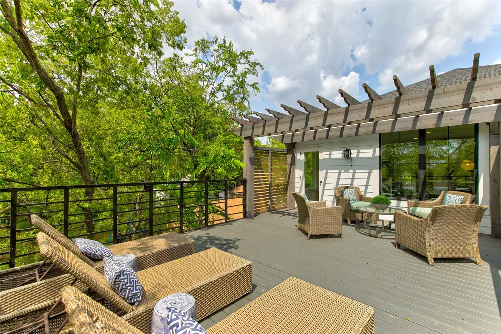 2928 Livingston Avenue Fort Worth, TX 76110