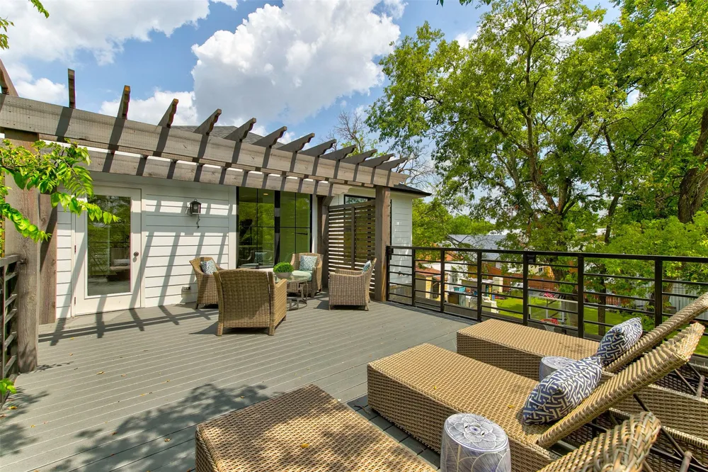 2928 Livingston Avenue Fort Worth, TX 76110