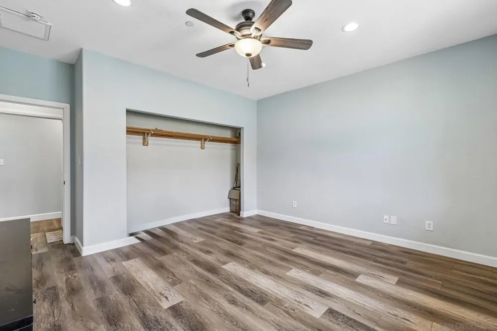 9608 Eucalyptus Spring Valley, CA 91977