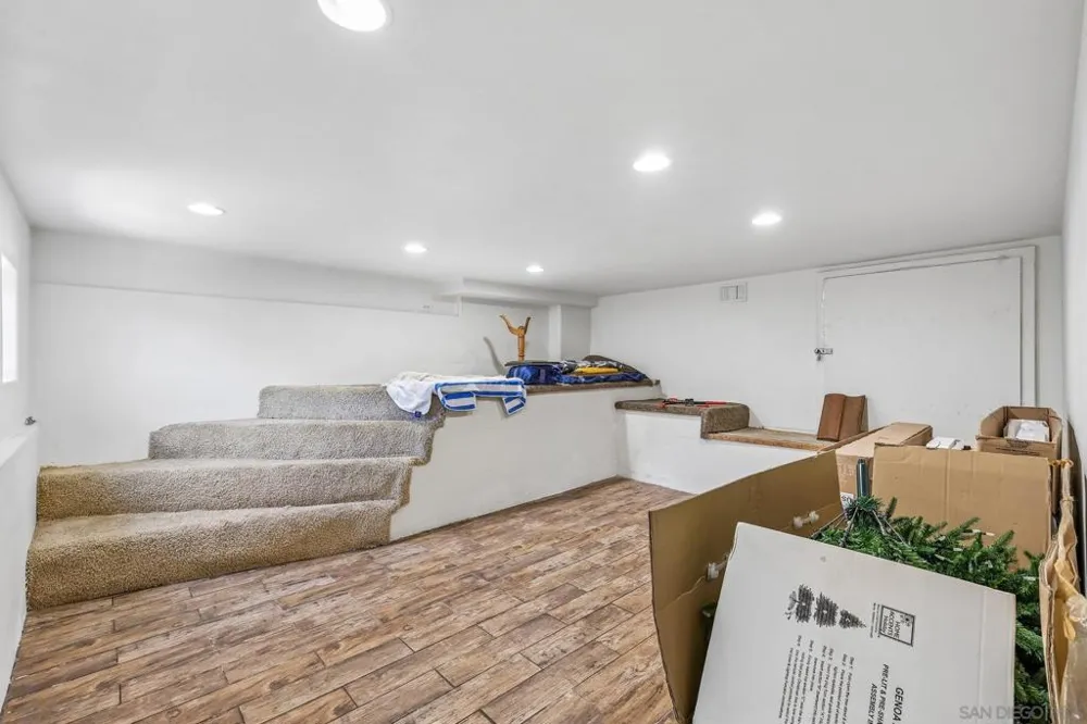 9608 Eucalyptus Spring Valley, CA 91977