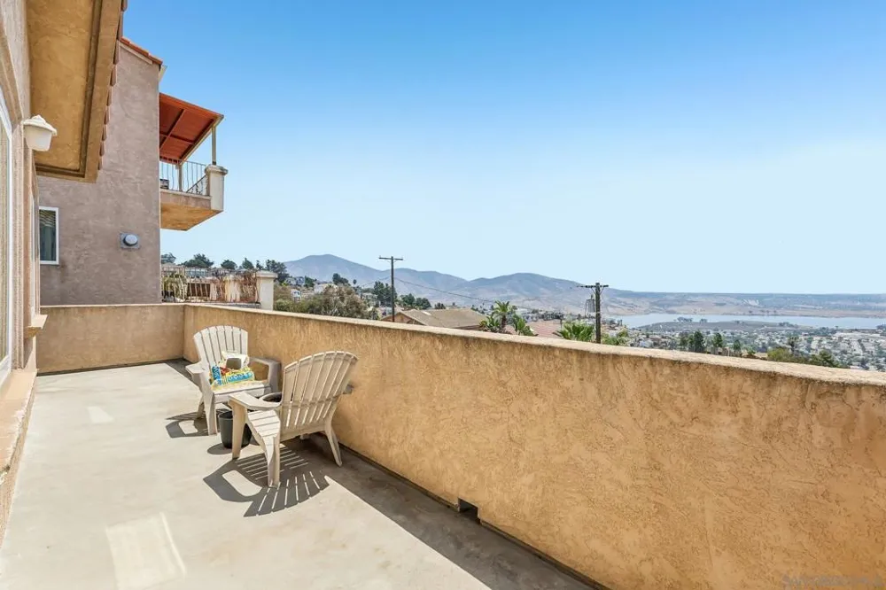 9608 Eucalyptus Spring Valley, CA 91977