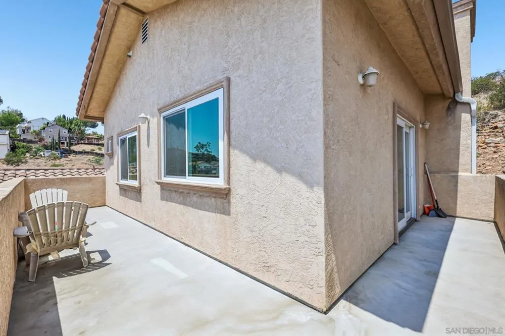 9608 Eucalyptus Spring Valley, CA 91977