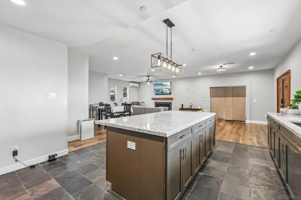 9608 Eucalyptus Spring Valley, CA 91977