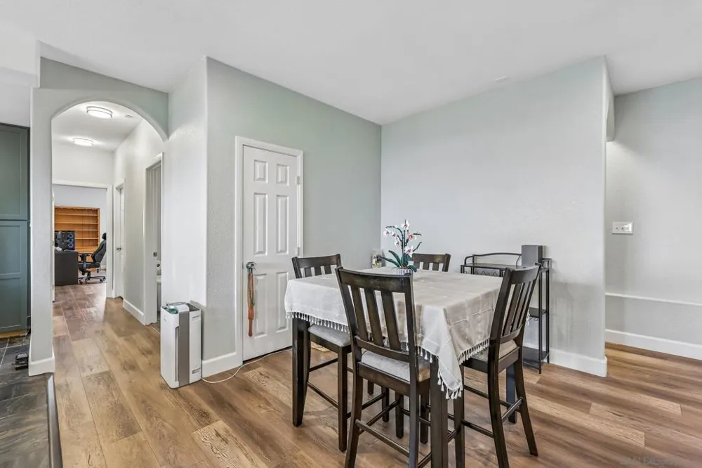9608 Eucalyptus Spring Valley, CA 91977