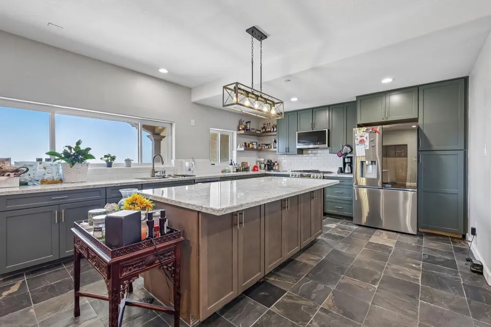 9608 Eucalyptus Spring Valley, CA 91977