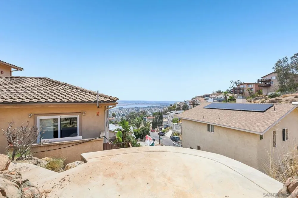 9608 Eucalyptus Spring Valley, CA 91977