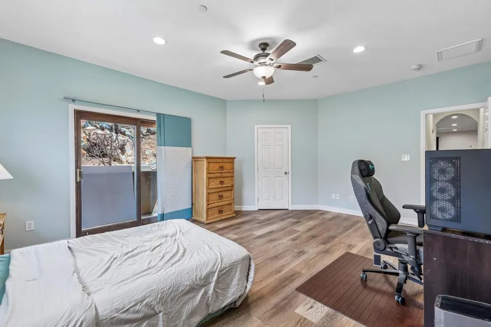 9608 Eucalyptus Spring Valley, CA 91977